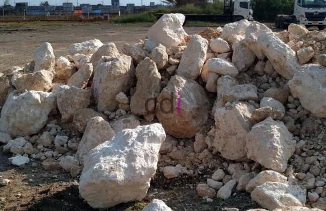 Jual Material Batu Limestone/Batu Kapur di  Ciracas Jakarta Gratis Ongkir