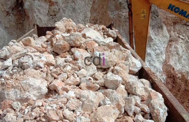 Jual Material Batu Limestone/Batu Kapur di  Karawaci Tangerang Gratis Ongkir