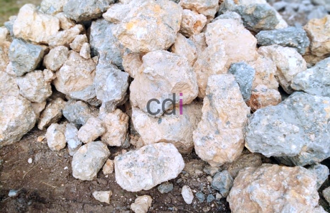 Jual Material Batu Limestone/Batu Kapur di  Cipayung Depok Gratis Ongkir