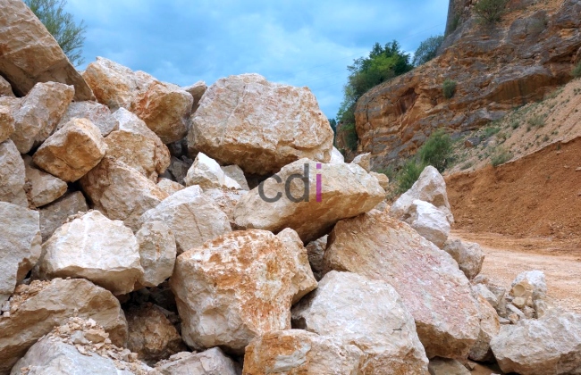 Jual Material Batu Limestone/Batu Kapur di  Solear Tangerang Gratis Ongkir